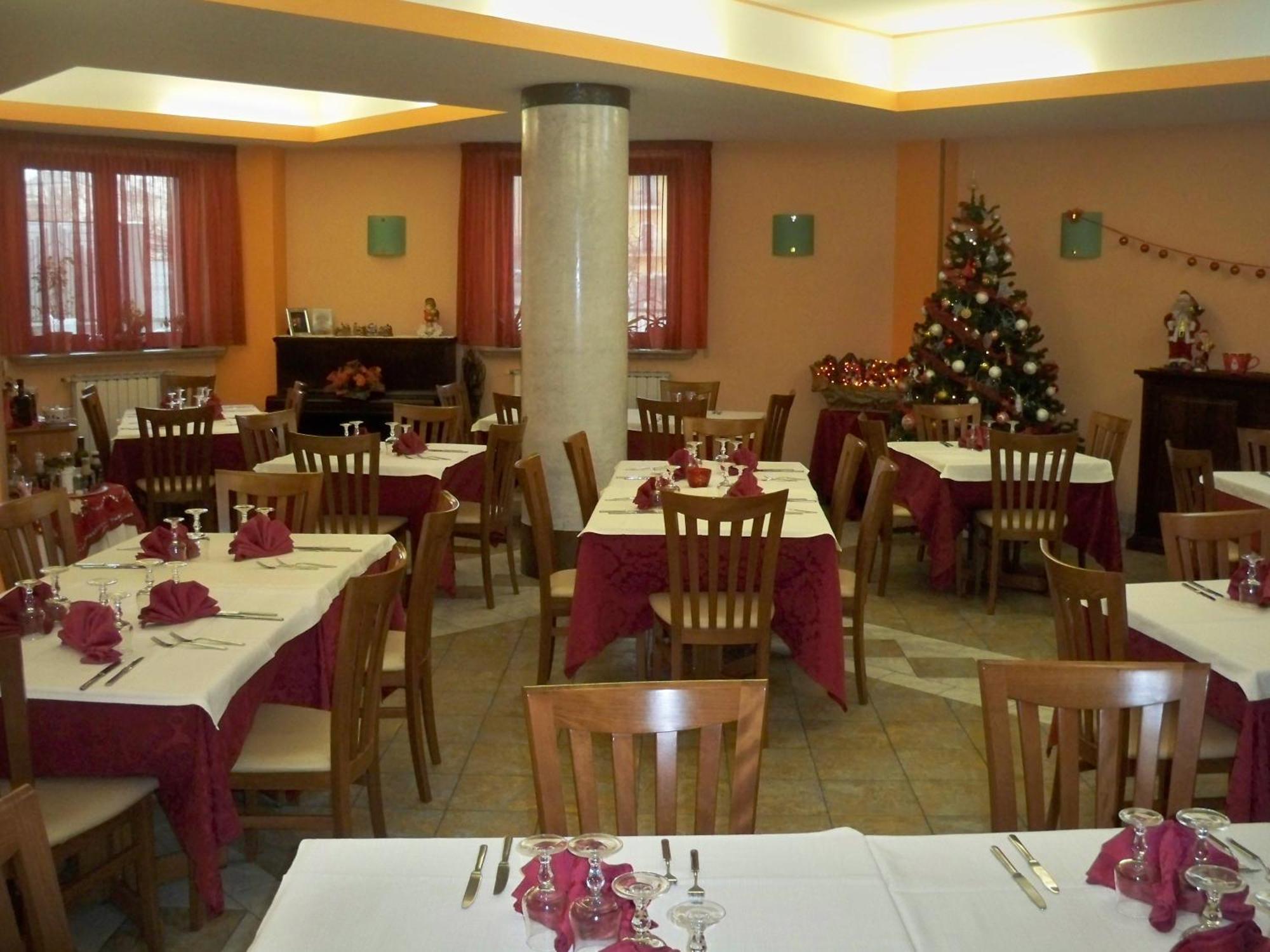 Albergo Corradetti Castel Di Sangro Exterior foto