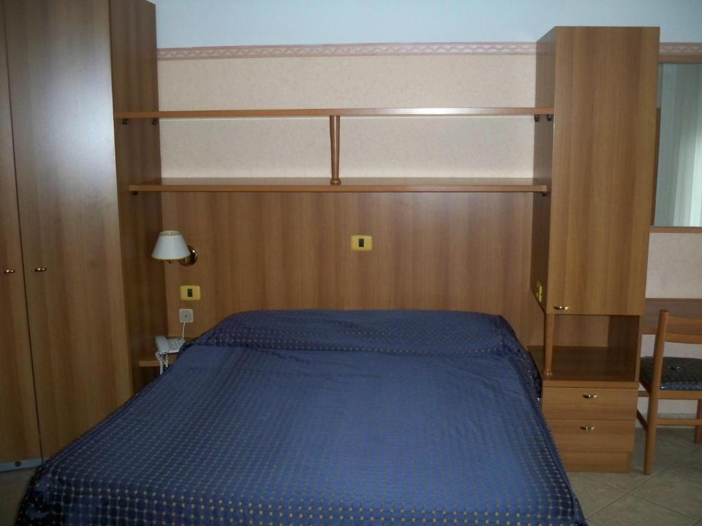 Albergo Corradetti Castel Di Sangro Habitación foto