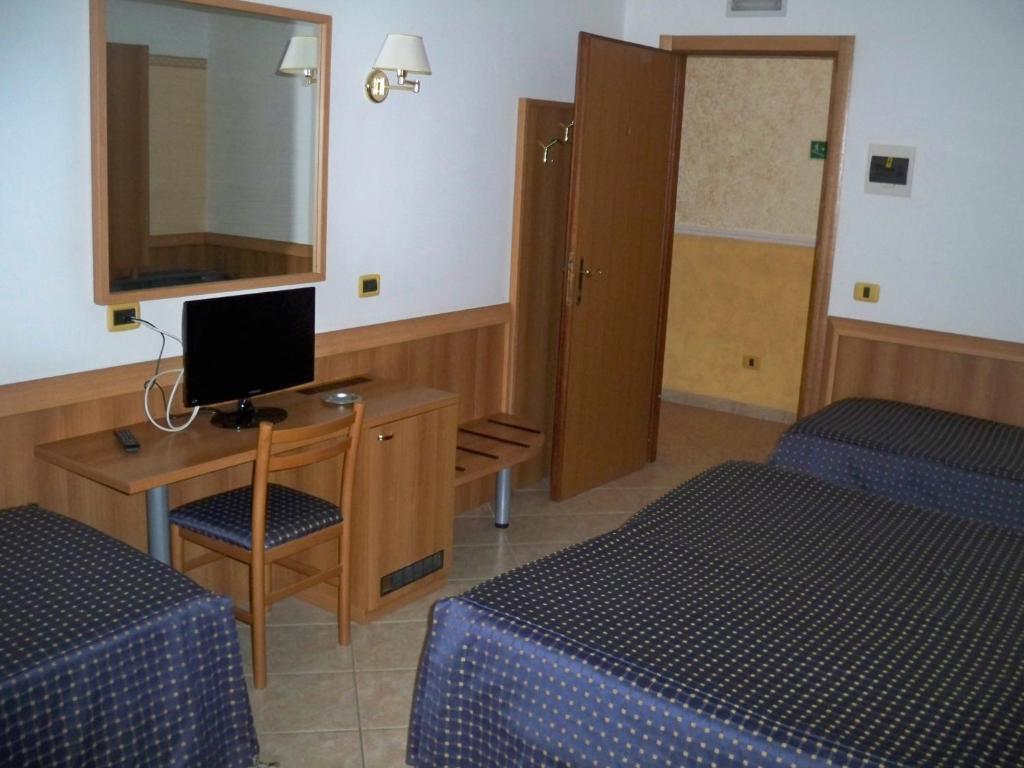 Albergo Corradetti Castel Di Sangro Habitación foto
