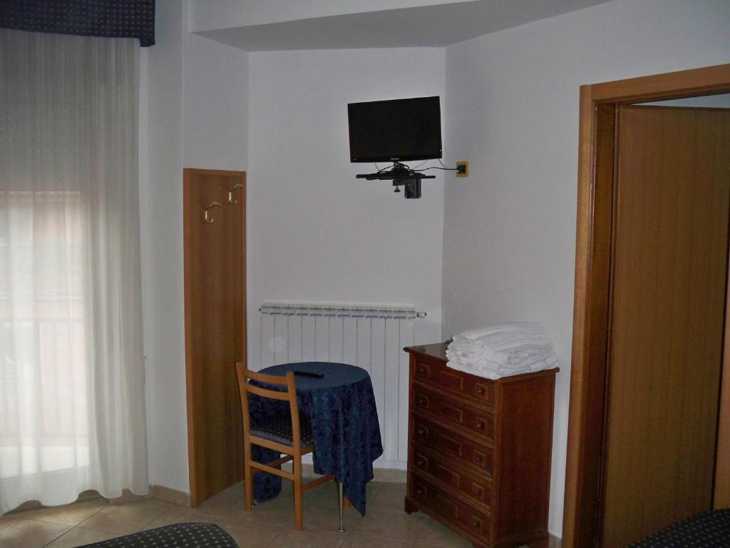 Albergo Corradetti Castel Di Sangro Habitación foto